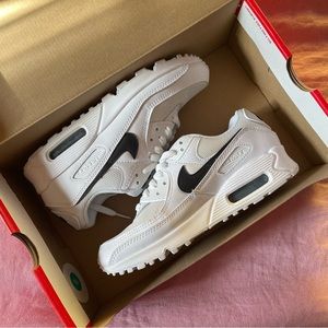 Black & White AirMax 90